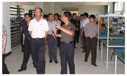 福建省委常委、政法委書記徐謙一行視察虹潤公司
